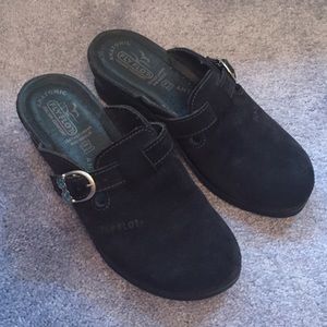 🆕🆕 NAVY FLY FLOT CLOGS