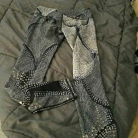 Fabletics SOLD OUT gold foil dot print salar leggi
