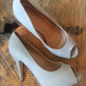 Peep Toe Light Grey Heels