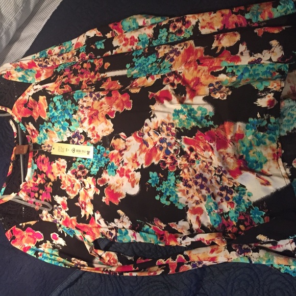 Long sleeve floral top