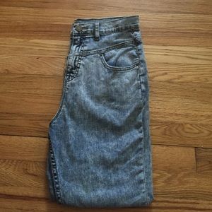 Acid Wash High Wasted Jeans