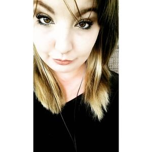 Meet your Posher, Katelynn