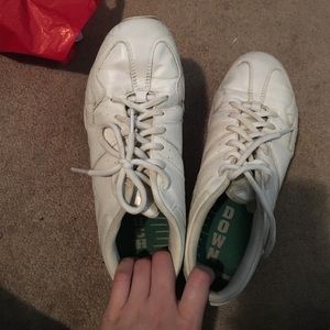 Varsity cheerleading shoes