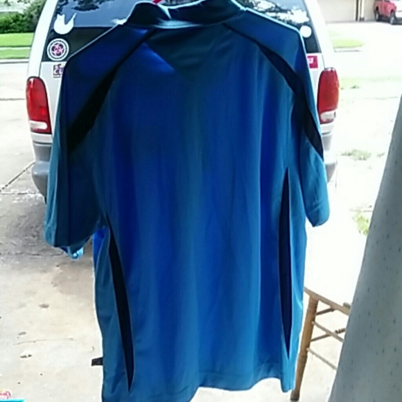 **NWT**Dri-Fit Button Up - Picture 4 of 4