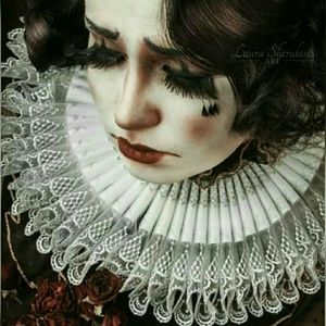 Meet your Posher, Cassandra