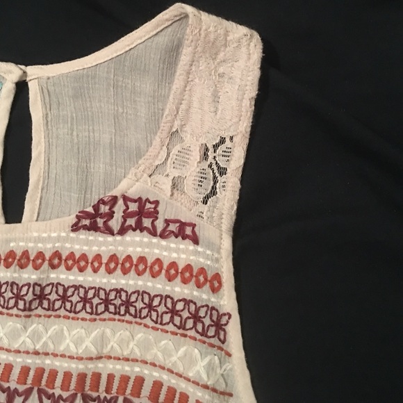 Super cute tank! - Picture 2 of 2