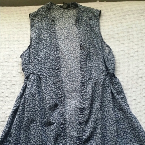 Floral-printed Long Sleeveless Shirt