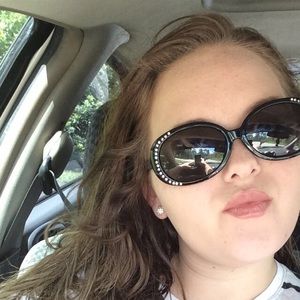 Meet your Posher, Hailey