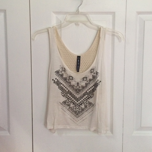 L&T Design Lab Crop Top - Picture 1 of 4