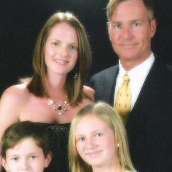 Meet your Posher, Jennifer - Picture 1 of 1