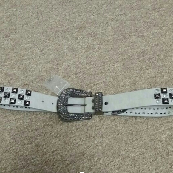 NWT BKE belt size M