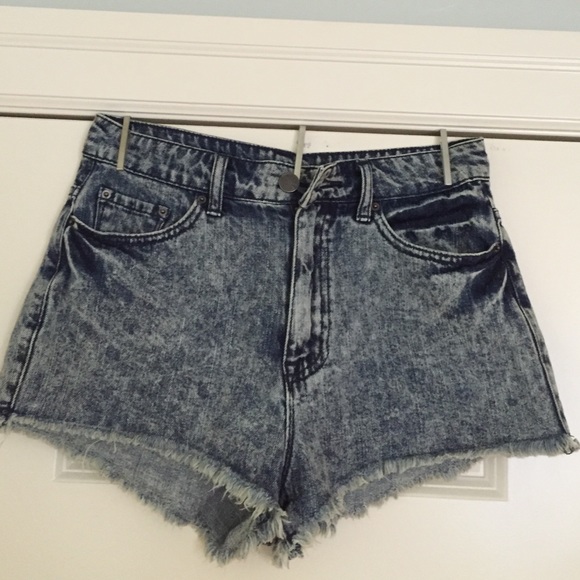 BDG cheeky acid wash high rise DREE shorts