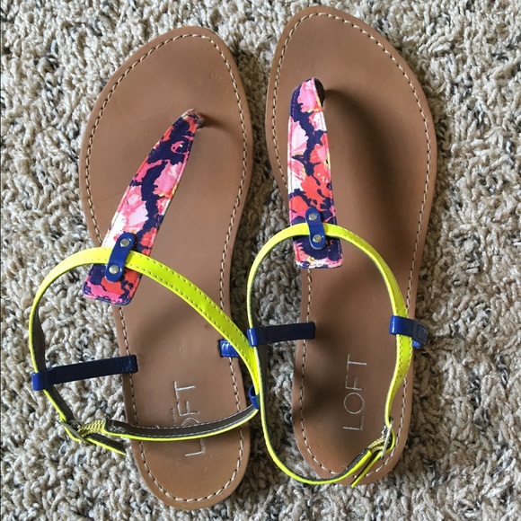 Loft T strap sandal