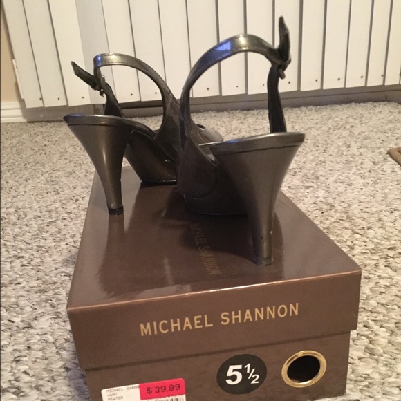 Heels - Picture 2 of 3