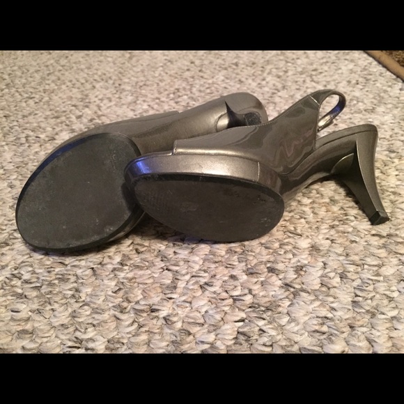 Heels - Picture 3 of 3