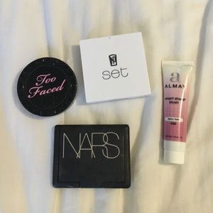 Makeup bundle - blush and highlighter Makeup bundle - blush and highlighter