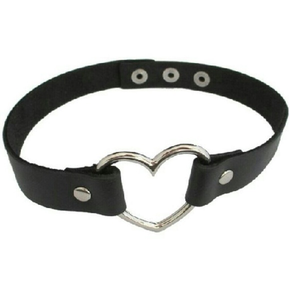RESTOCKED Heart Choker (black strap) - Picture 3 of 4