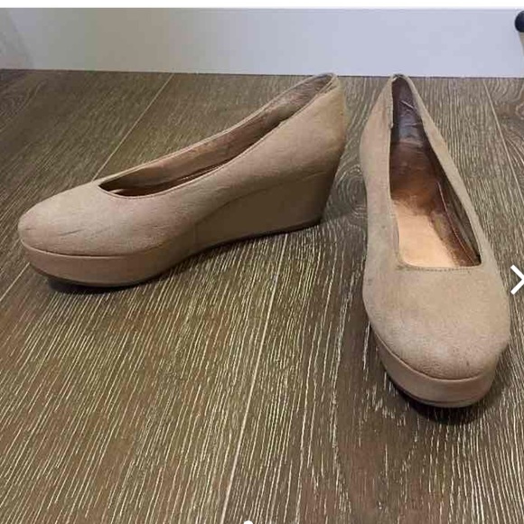 H&m tan faux suede platform flats