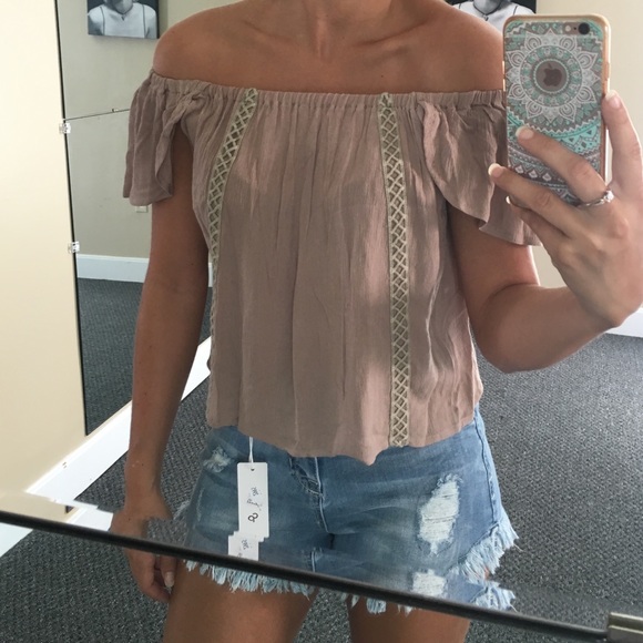Tan off the shoulder top - Picture 4 of 4