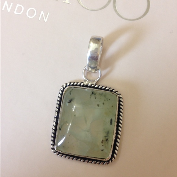 🎉PREHNITE Set in Silver Pendant.💯 - Picture 2 of 4