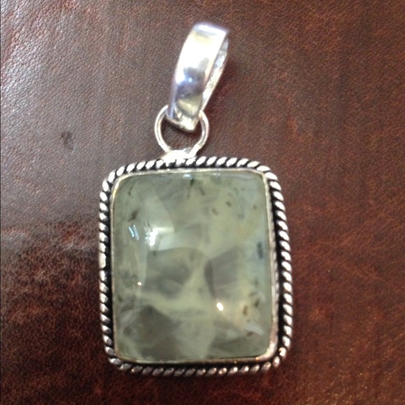 🎉PREHNITE Set in Silver Pendant.💯 - Picture 3 of 4