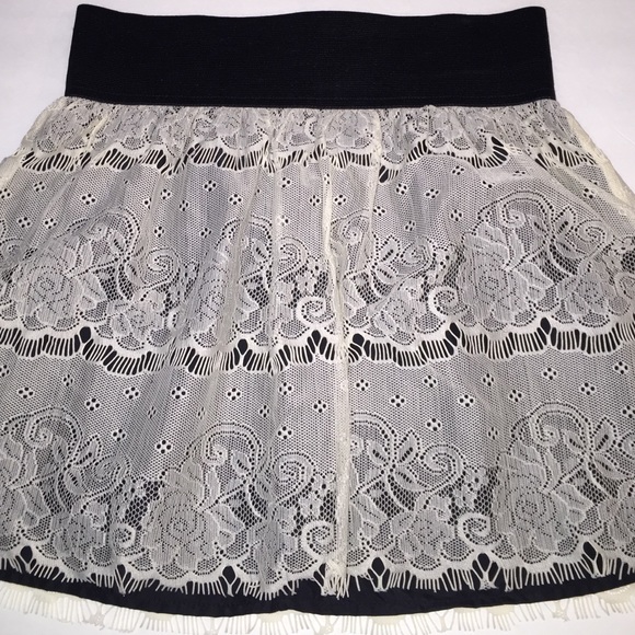 Lace skirt