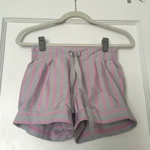 Lululemon spring break away shorts Sz 4