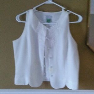 White sleeveless blouse