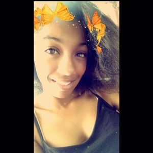 Meet your Posher, Deondra