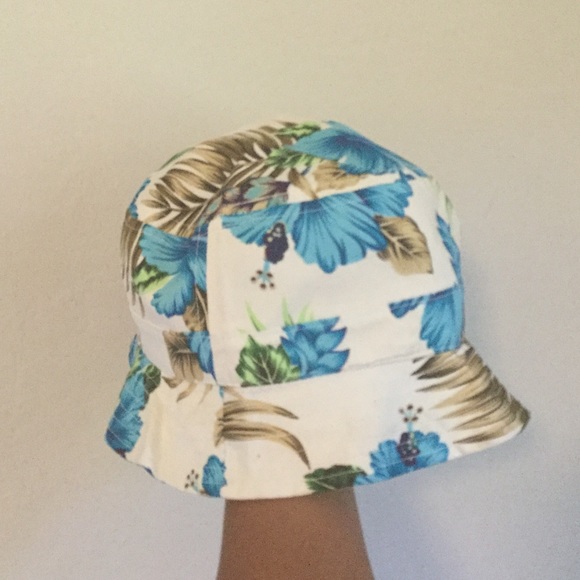 Bucket hat