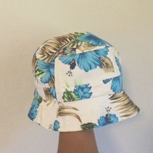 Bucket hat