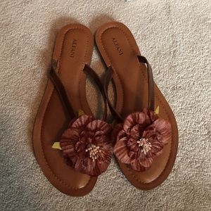 🔥make an offer🔥Alfani flip flops