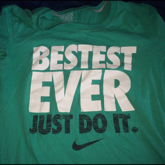 Small Nike t-shirt