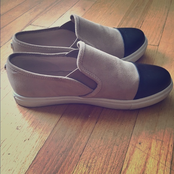 Steve Shoes - Steve Madden Easy chic and casual slip on sneakers