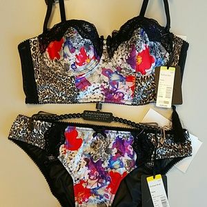 HOLD. Kardashian ENCHANT Bra set. 34B FIESTA