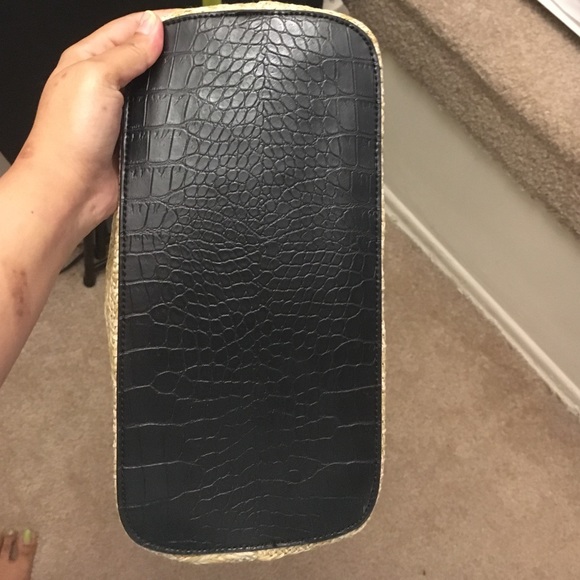 Hand bag and crossbody bag - Picture 3 of 4