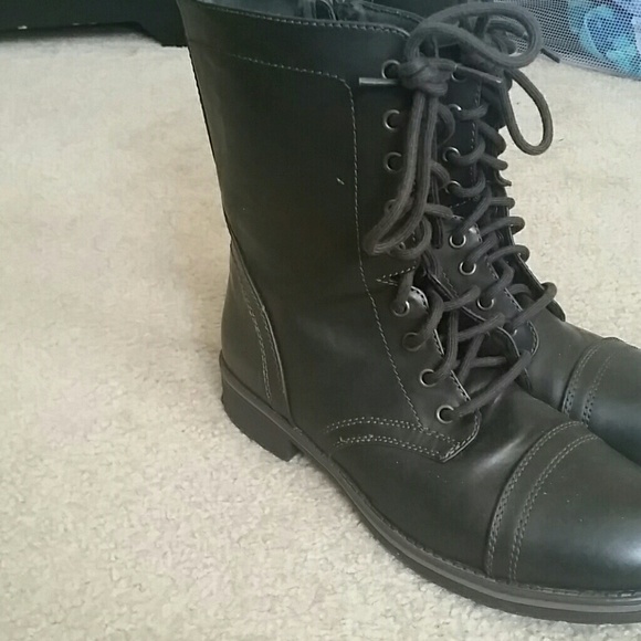 Combat boots
