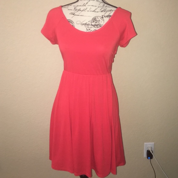 Red cut out back short sleeve dress