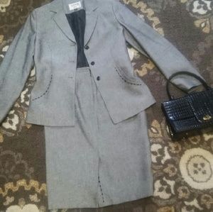 Women's suit with vintage 50s purse