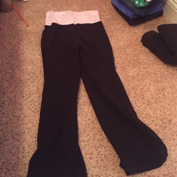 Kids yoga pants great condition