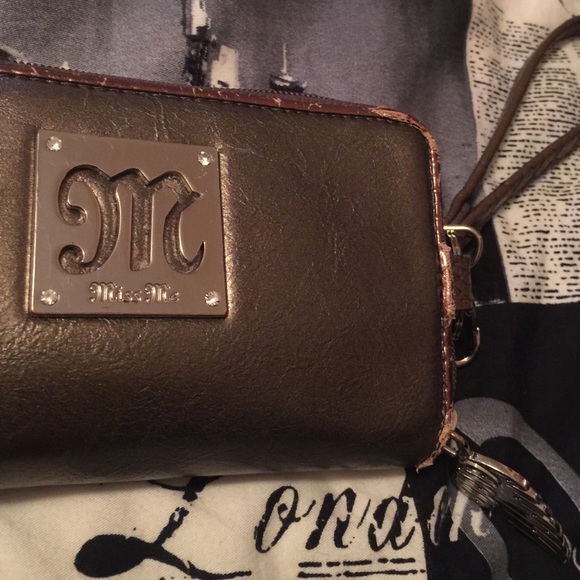 Miss Me Wristlet