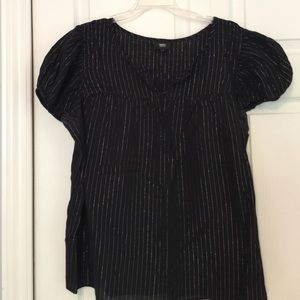 Black top with silver pinstripe