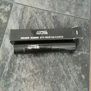 M.A.C prep + prime highlighter medium