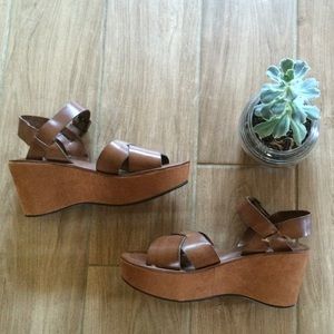 Arizona platform sandals!!🍂🌼