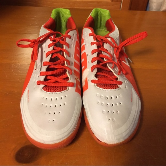 Men's Size 9 1/2 Puma Indoor Soccer Shoes - Picture 2 of 4