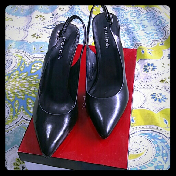 Pre-loved black leather slingbacks