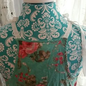 Mossimo Supply Co. Tops - Floral Shabby Chic Tank Top Mossimo Supply Co. Tops - Floral Shabby Chic Tank Top