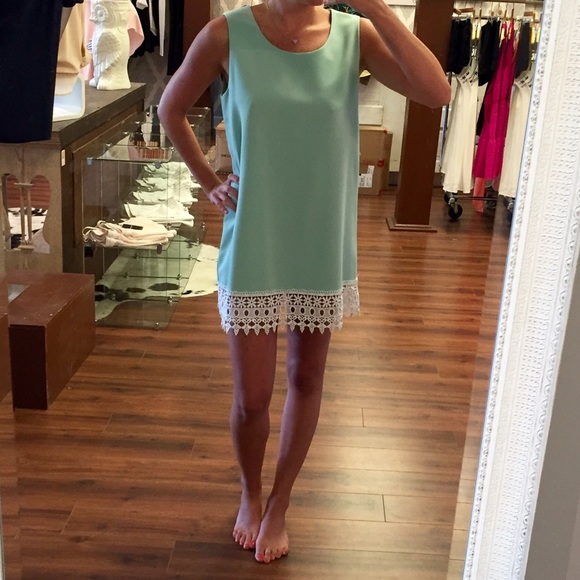 Sleeveless dress - Picture 1 of 3