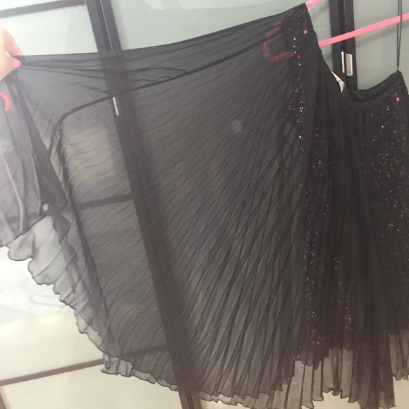 One shoulder dress - Picture 2 of 4