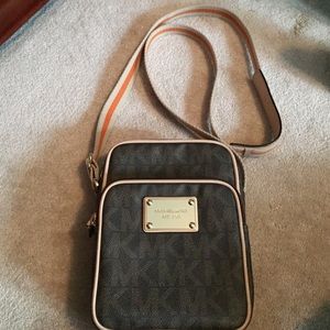 MK cross body
